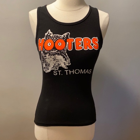 Hooters Tops - Hooters St. Thomas tank size large